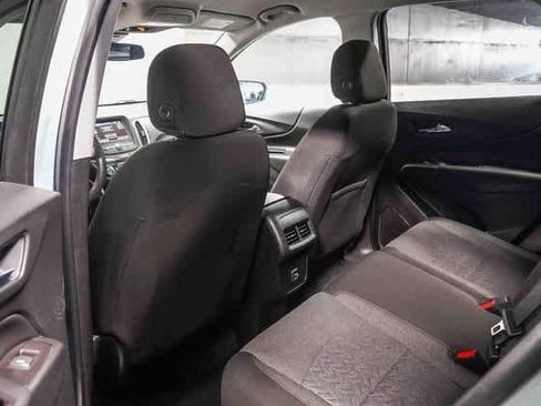 Used 2022 Chevrolet Equinox LT w/ LPO, Floor Liner Package image 18