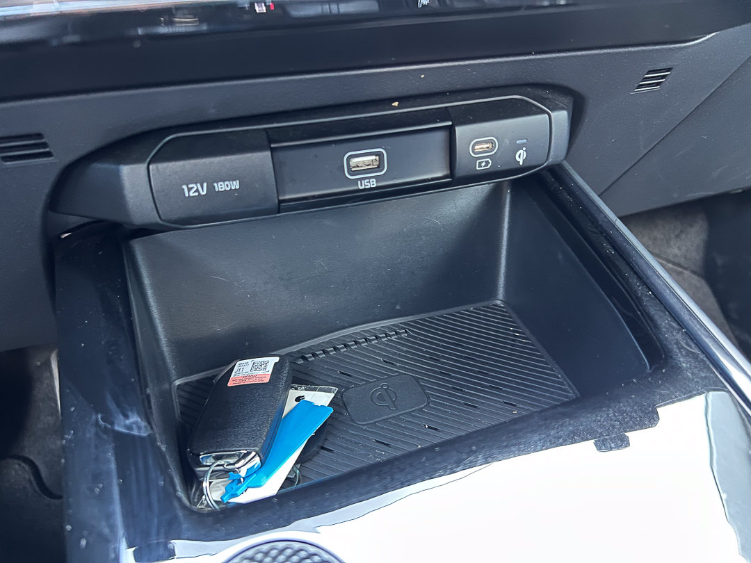 Used 2025 Kia Niro EX FWD image 24