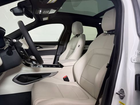 Used 2026 Jaguar F-PACE R-Dynamic S image 5