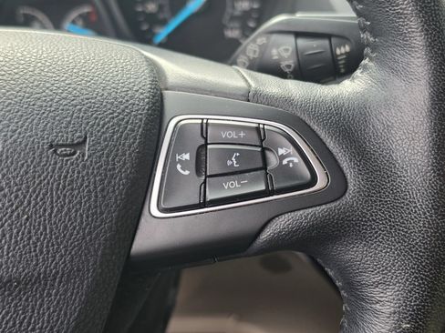 Used 2018 Ford Escape Titanium AWD/4WD image 16