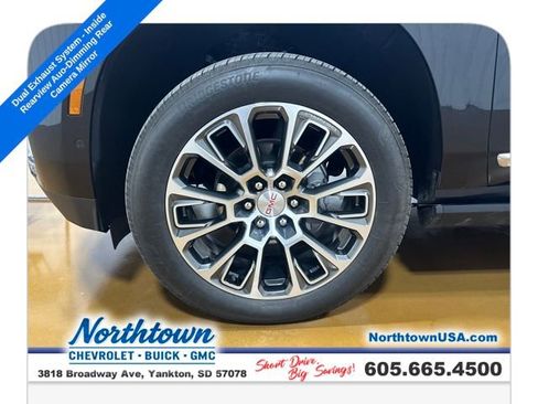 Used 2025 GMC Yukon Denali w/ Denali Reserve Package image 12