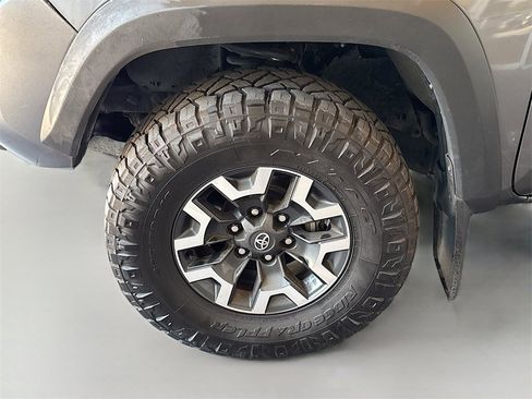 Used 2023 Toyota Tacoma TRD Off-Road image 28