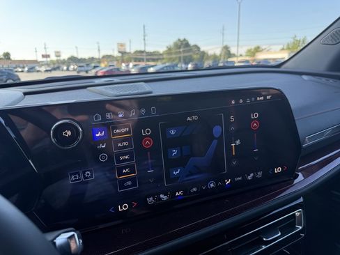 New 2026 Chevrolet Traverse RS image 16