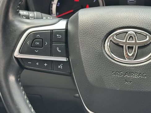 Used 2020 Toyota Highlander LE AWD/4WD image 15