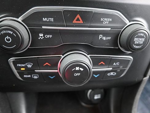 Used 2022 Dodge Charger SXT image 27