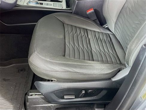 Used 2021 Ford Explorer XLT image 21