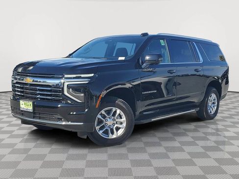 New 2026 Chevrolet Suburban LT w/ Comfort Package image 2
