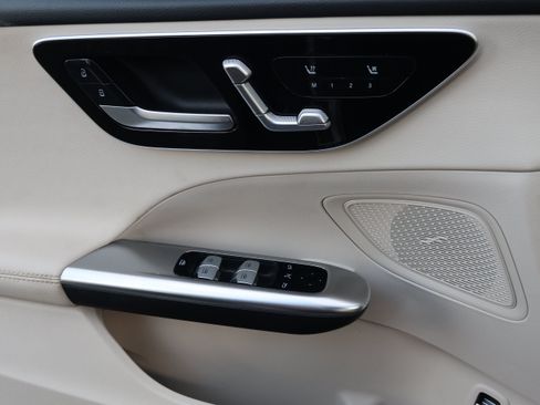 Used 2023 Mercedes-Benz C 300 Sedan image 12