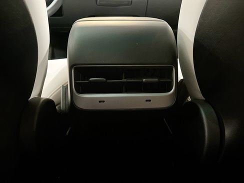 Used 2023 Tesla Model Y Long Range AWD/4WD image 23