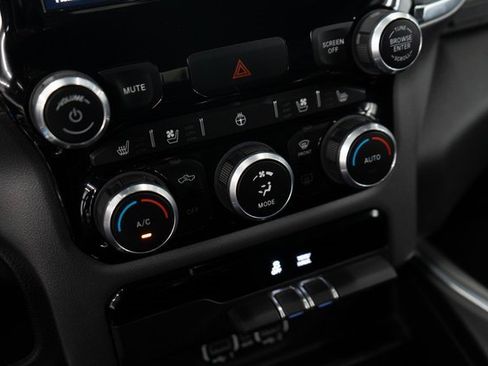 Used 2024 RAM 1500 Laramie image 27
