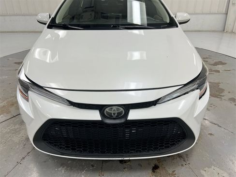 Used 2020 Toyota Corolla LE image 27
