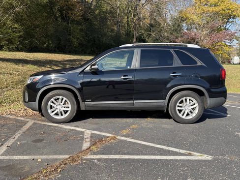 Used 2014 Kia Sorento LX image 8