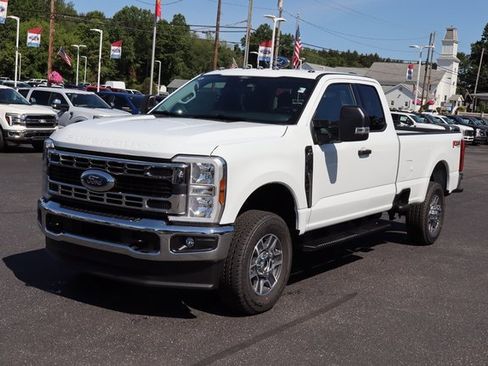 New 2025 Ford F350 XLT w/ FX4 Off-Road Package image 13