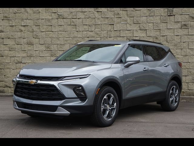 New 2026 Chevrolet Blazer LT w/ Convenience Package FWD image 2