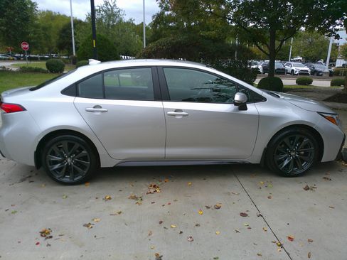 Used 2025 Toyota Corolla SE image 14