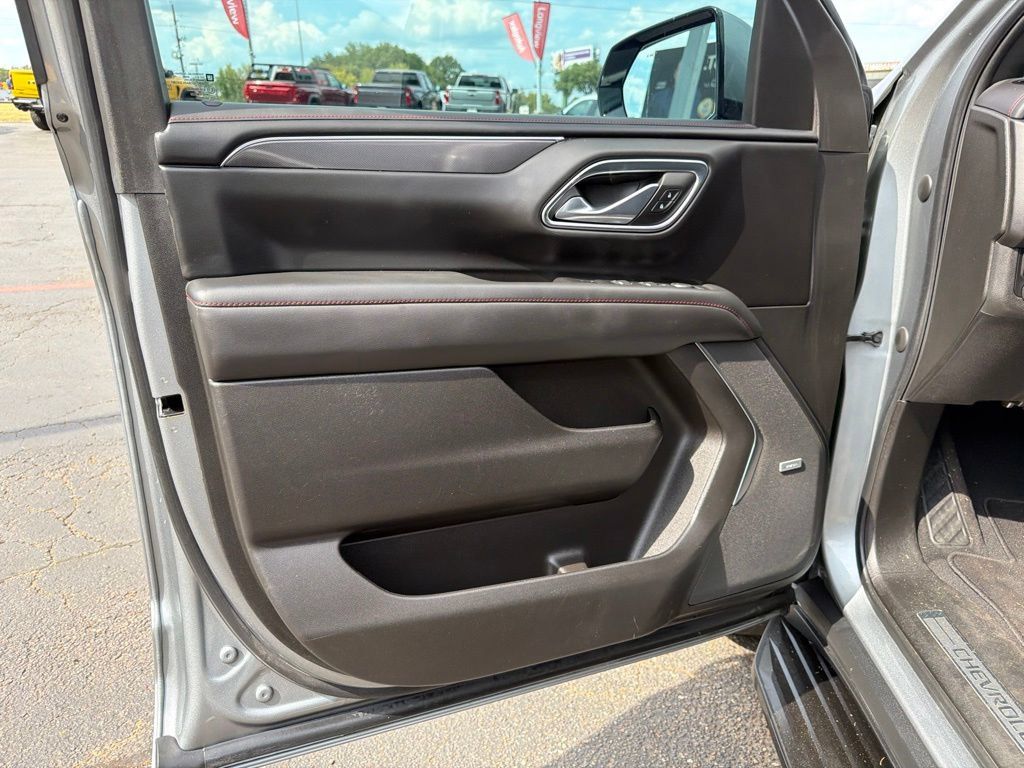 Used 2023 Chevrolet Tahoe RST w/ Luxury Package AWD/4WD image 12