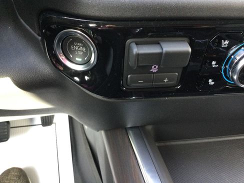 New 2026 GMC Sierra 3500 SLT w/ SLT Premium Package AWD/4WD image 14