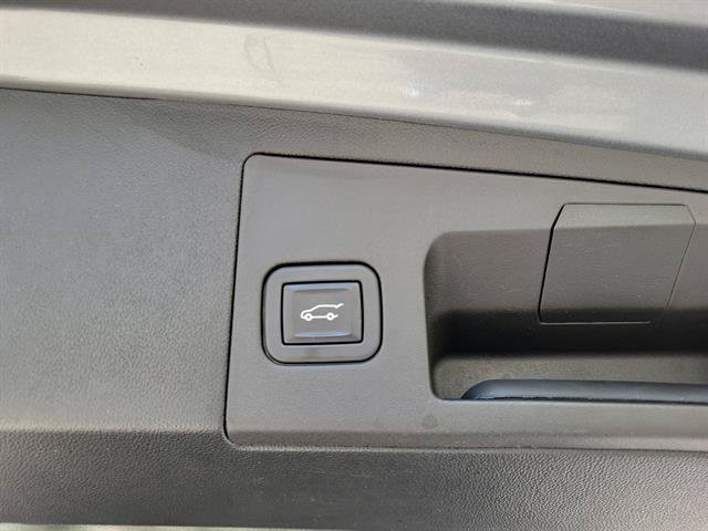 Certified 2023 Cadillac XT5 Premium Luxury w/ Technology Package FWD image 7