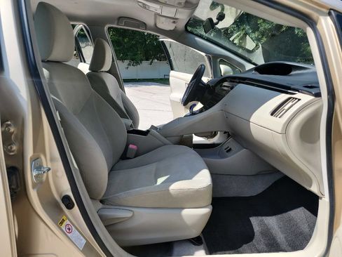 Used 2010 Toyota Prius Two FWD image 30