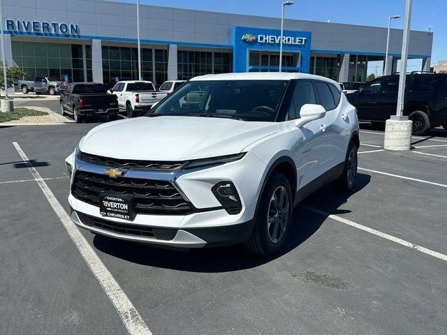 Certified 2025 Chevrolet Blazer LT AWD/4WD image 12