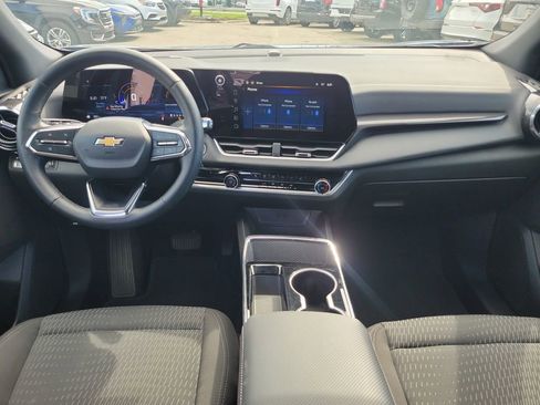 Used 2025 Chevrolet Equinox LT image 9