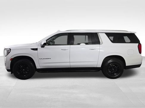 Used 2022 GMC Yukon XL SLE w/ Gmc Pro Safety Plus Package AWD/4WD image 4