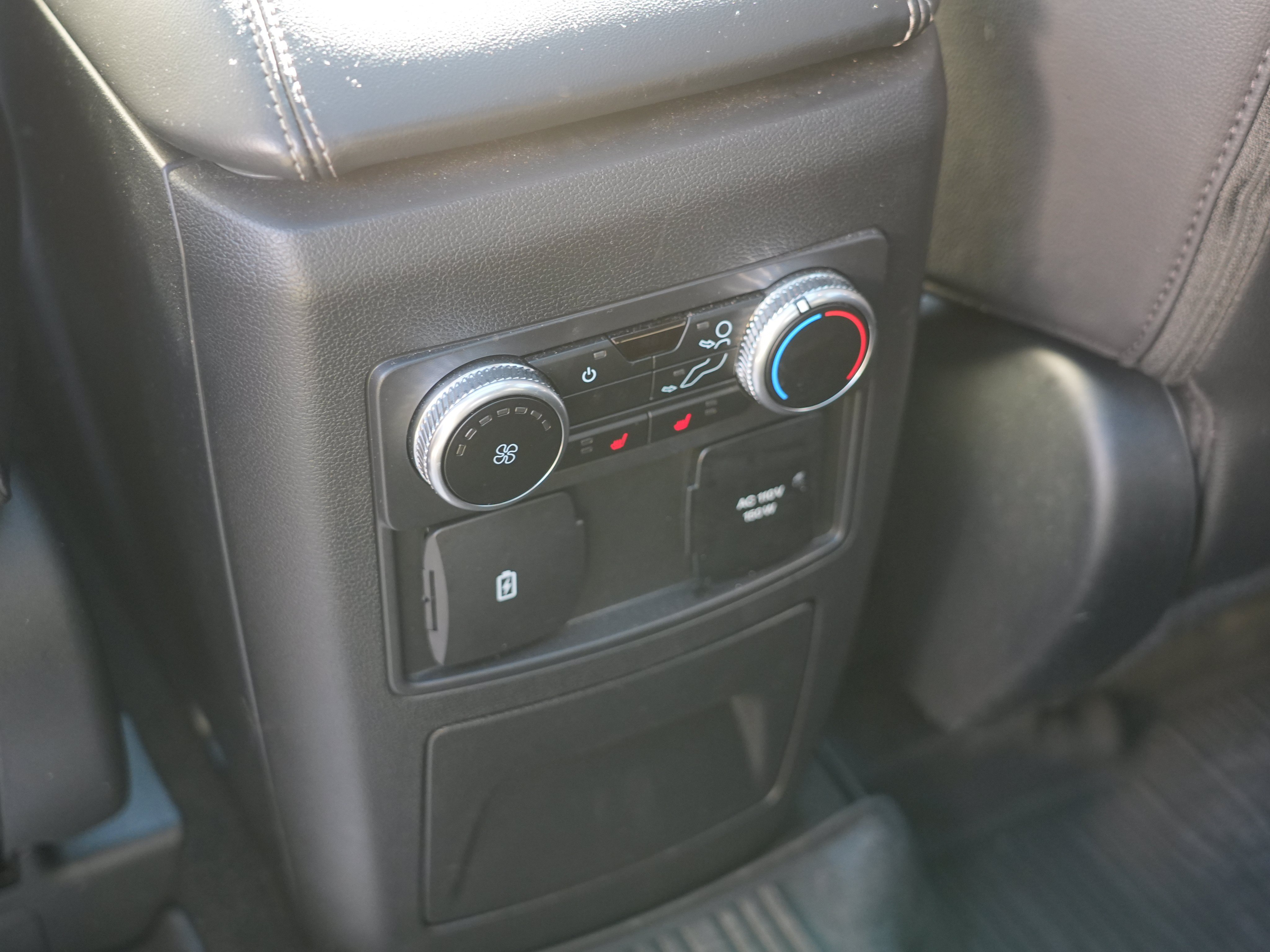 Used 2024 Ford Explorer Limited w/ Limited Technology Package AWD/4WD image 29