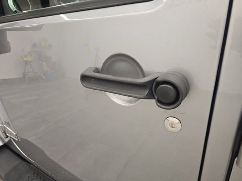 Used 2018 Jeep Wrangler Unlimited Sahara w/ Connectivity Group AWD/4WD image 19