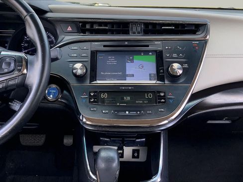 Used 2018 Toyota Avalon Limited FWD image 7