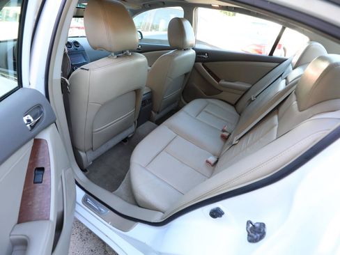 Used 2009 Nissan Altima 3.5 SE w/ Premium Pkg FWD image 13