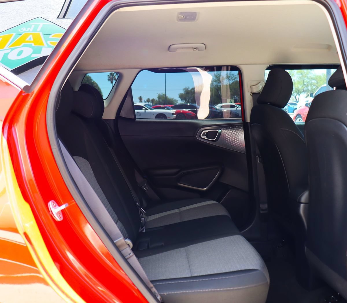 Used 2020 Kia Soul GT-Line FWD image 28