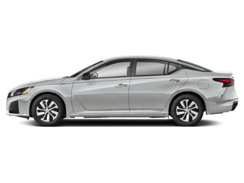 Used 2024 Nissan Altima 2.5 S FWD image 3