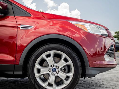 Used 2014 Ford Escape Titanium FWD image 9