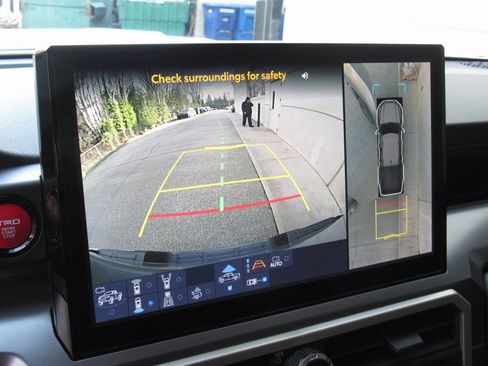 Used 2024 Toyota Tacoma TRD Sport image 34