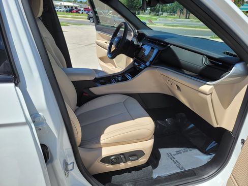 Used 2026 Jeep Grand Cherokee Limited w/ Luxury Tech Group II RWD image 14