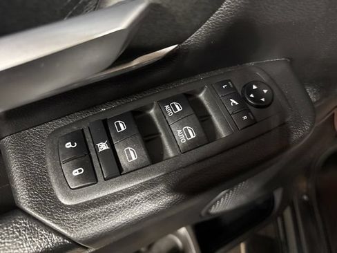 Used 2021 RAM 1500 Big Horn AWD/4WD image 3