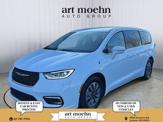 Used 2022 Chrysler Pacifica Touring-L video 1