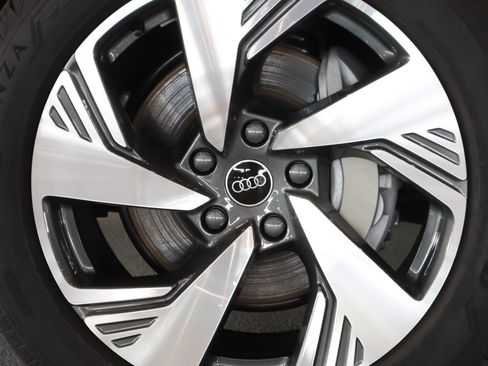 Certified 2025 Audi Q6 e-tron Premium Plus w/ Premium Plus AWD/4WD image 7