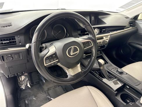 Used 2016 Lexus ES 350 image 4