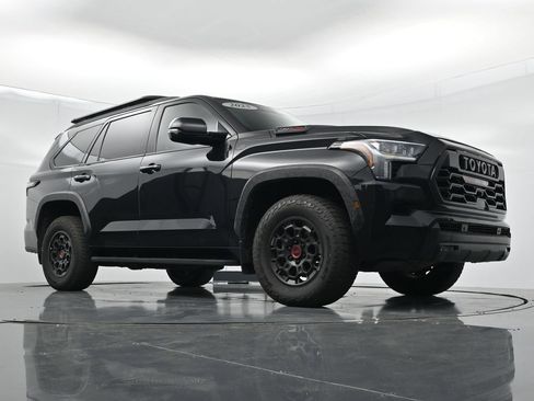 Used 2025 Toyota Sequoia TRD Pro AWD/4WD image 21