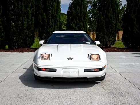 Used 1994 Chevrolet Corvette Convertible RWD image 3