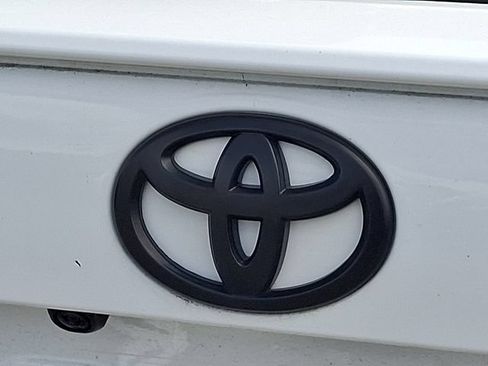 Used 2022 Toyota RAV4 LE FWD image 28