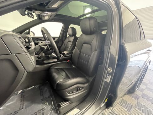 Used 2026 Porsche Cayenne S AWD/4WD image 5