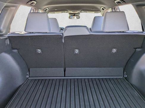 Used 2025 Toyota Corolla Cross SE image 6