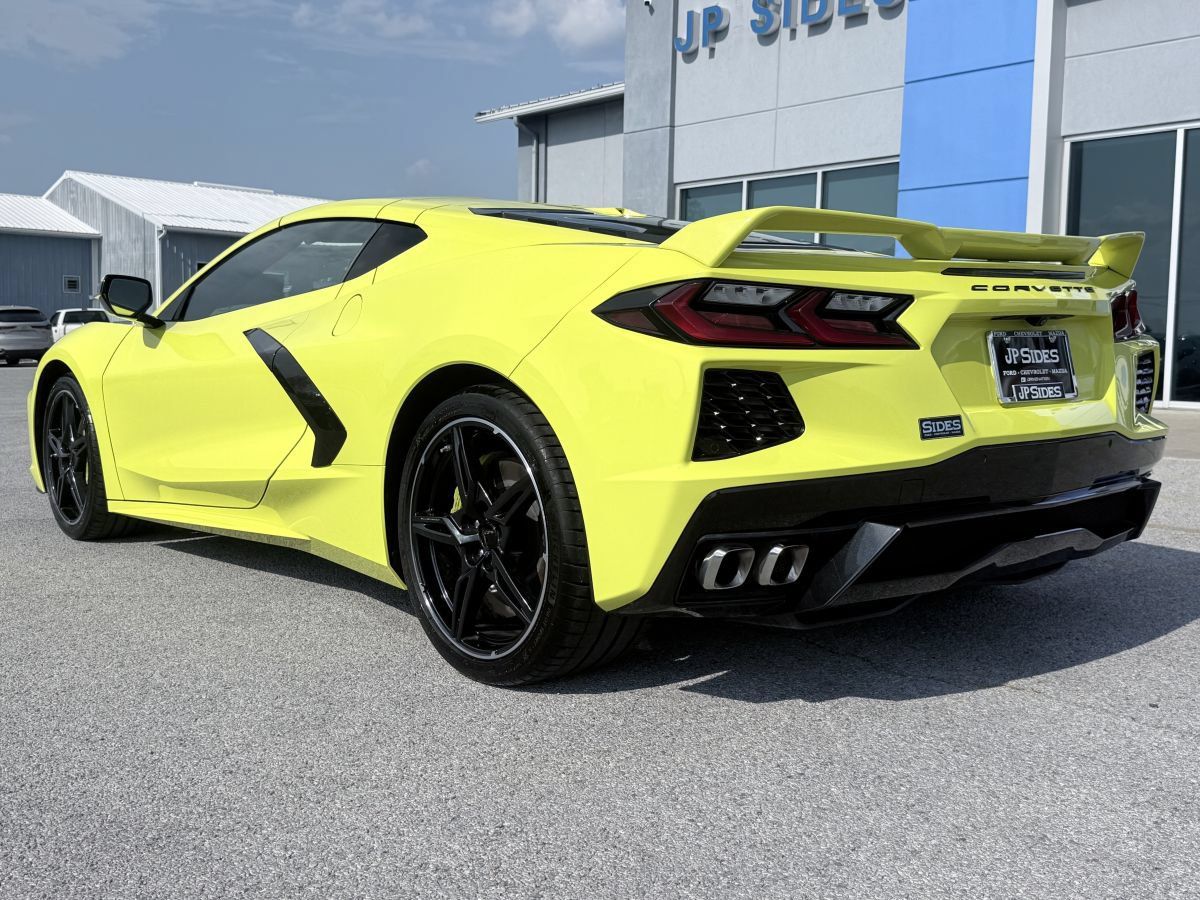 Used 2021 Chevrolet Corvette Stingray Preferred Cpe w/ Z51 Performance Package RWD image 7