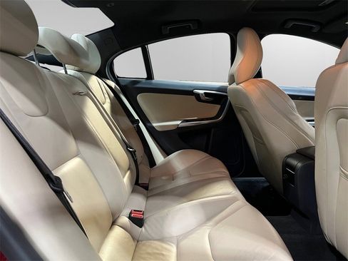 Used 2015 Volvo S60 T5 Premier image 17