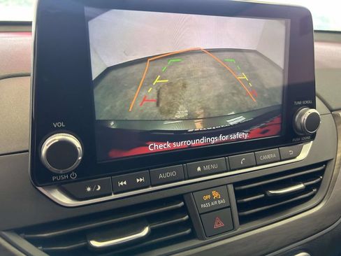 Used 2025 Nissan Altima 2.5 SV FWD image 22