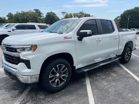 Used 2022 Chevrolet Silverado 1500 LT w/ Z71 Off-Road Package AWD/4WD image 28