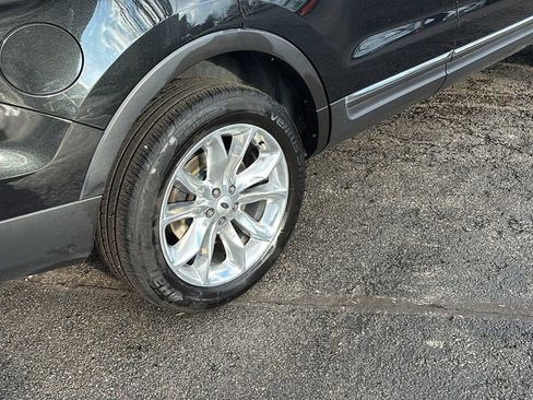 Used 2015 Ford Explorer XLT w/ Equipment Group 202B image 8