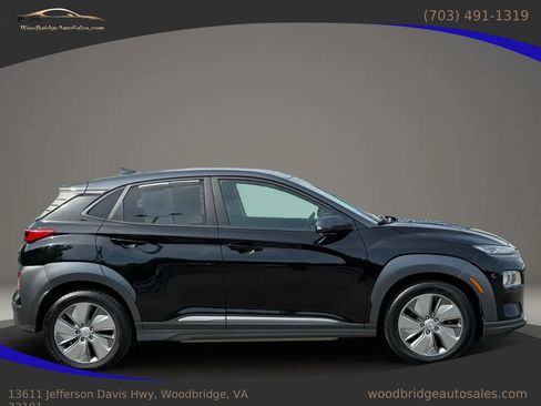 Used 2021 Hyundai Kona SEL FWD image 3